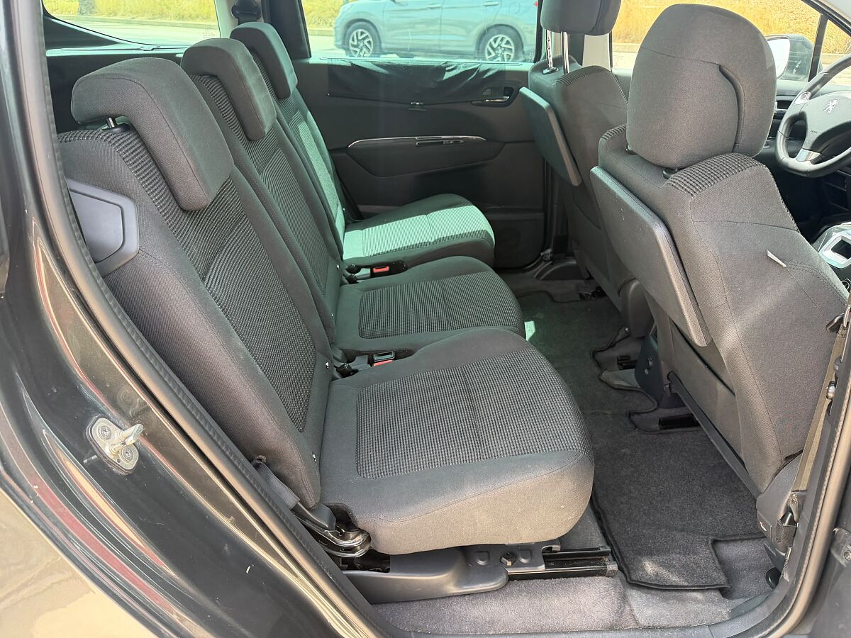 PEUGEOT 5008 ALLURE 1.6 HDI AUTO SPANISH LHD IN SPAIN 84000 MILES 7 SEATS 2015